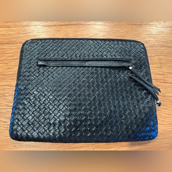Elliott Lucca Black Woven Tablet Case - Picture 3 of 6